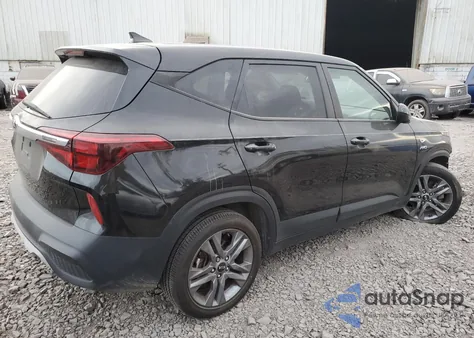 2021 Kia Seltos Lx z USA, uszkodzony, nr VIN KNDEPCAA0M7129475